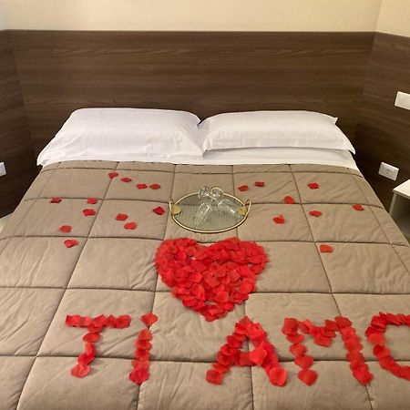 I Lamioni - Suite & Accommodation มาเตรา ภายนอก รูปภาพ